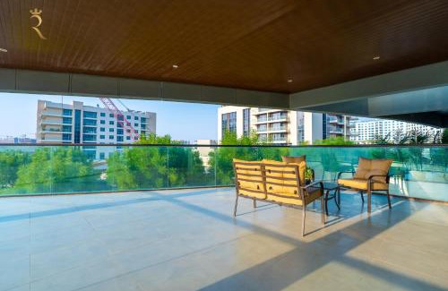 Al Raha Beach Apartamento | Al Vera Elegant 2BR Apartment Private Balcony