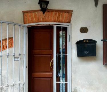 Montemagno Casa | Al Vicolo Uno
