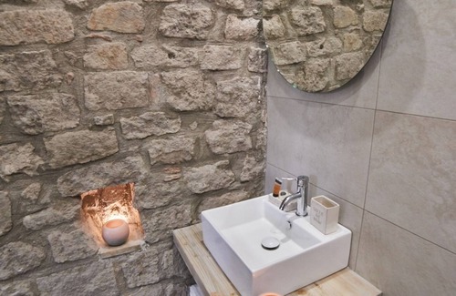 Viterbo Casa | AL22 di Piazza del Gesù