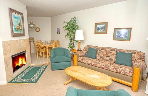 Tahoe Keys Apartamento | Ala Wai BoulevardApartment 12