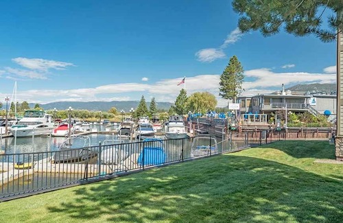 Tahoe Keys Apartamento | Ala Wai BoulevardApartment 12