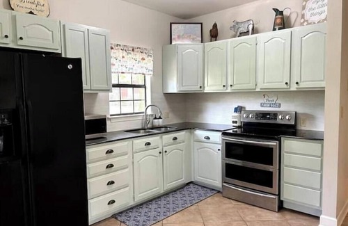 Loxley Otro | Alabama Farm Guesthouse