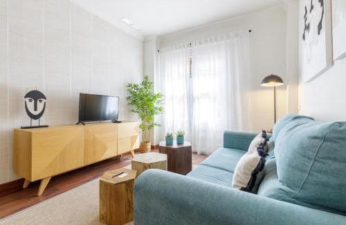 Ensanche Centro Apartamento | Alameda XI Boutique Apartment by Caleta Homes