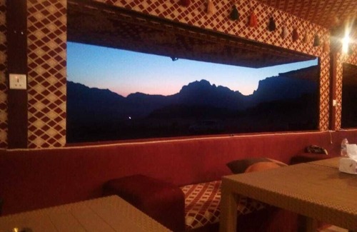 Wadi Rum Alquiler De RV | Alamer Hostel Camp