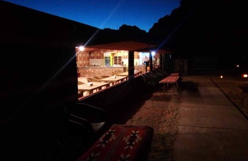 Wadi Rum Alquiler De RV | Alamer Hostel Camp