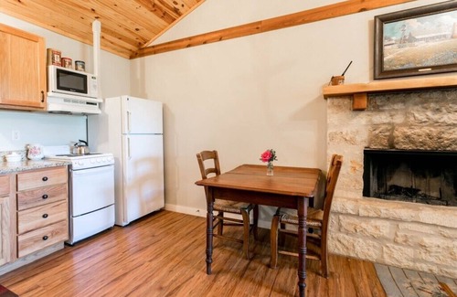 Fredericksburg Cabina | Alamo Spring- Country Cabin | Cómoda cabaña