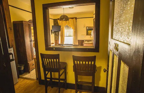 Downtown Juneau Hotel | Alaskan Hotel and Bar