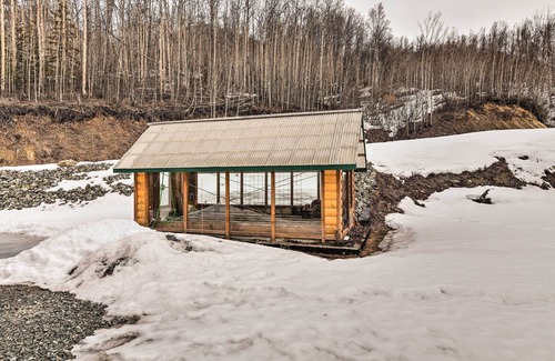 Eagle River Cabaña | Alaskan Mountain Gem With Private Hot Tub & Gym!
