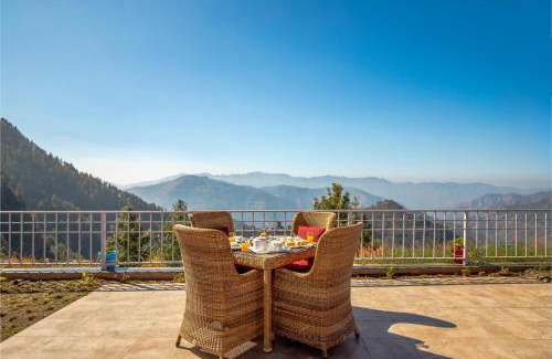 Theog Casa | Alaya Stays Lafu House Hearth Room with Cabana Hill views