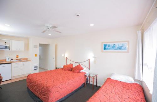 Albany Hotel | Albany Executive Motor Inn Limited