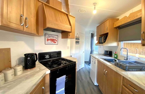 Knott End-on-Sea Casa | Albany Sleeps 4 Caravan Family Camping Lancashire