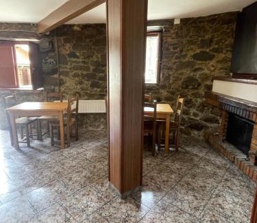 Aciera Hostal | Albergue de Aciera