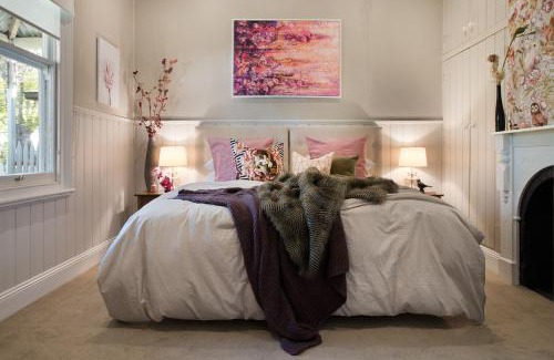 Daylesford Casa | Albert Cottage - charming miner's cottage in town