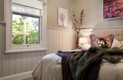 Daylesford Casa | Albert Cottage - charming miner's cottage in town