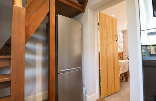 Battle Cabaña | ALBIE’S END, character holiday cottage, with a garden in Battle