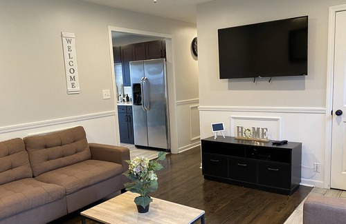 Aurora Casa | Albor Homes # 2, recientemente remodelado