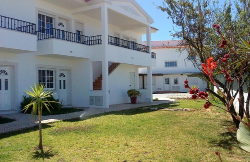 Pata de Baixo Apartamento | Albufeira 2 bedroom apartment 5 min Falesia beach and close to center - B