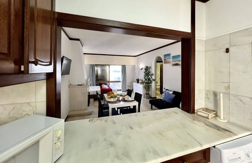 Areias de Sao Joao Apartamento | Albufeira Central 3 With Pool by Homing