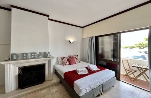Areias de Sao Joao Apartamento | Albufeira Central 3 With Pool by Homing