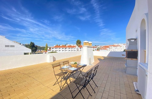 Areias de Sao Joao Apartamento | Albufeira Central 8 by Homing