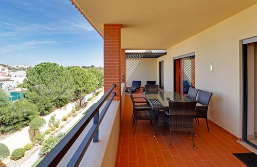 Montechoro Apartamento | Albufeira Corcovada With Pool by Homing