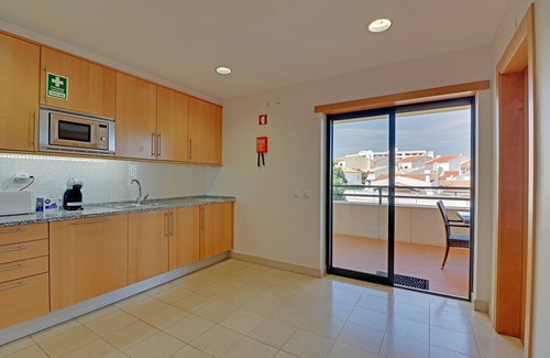 Montechoro Apartamento | Albufeira Modern 1 With Pool by Homing