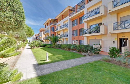 Montechoro Apartamento | Albufeira Modern 1 With Pool by Homing