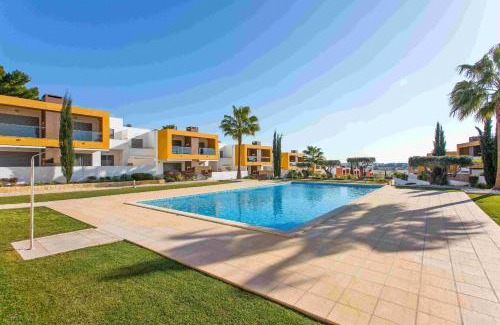 Vale de Parra Apartamento | Albufeira Sunny Apartment 3 With Pool by Homing