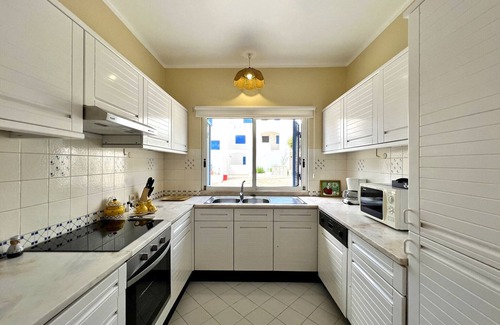 Albufeira Apartamento | Albufeira Sunset With Pool by Homing