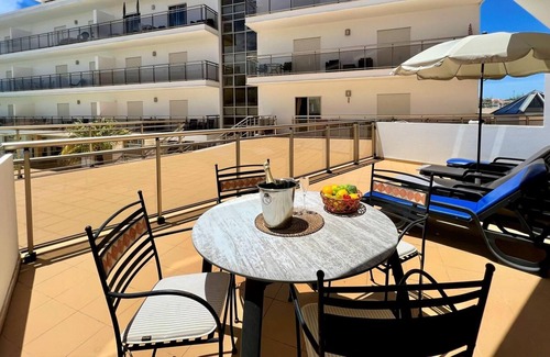 Correeira Apartamento | Albufeira Terrace With Pool by Homing