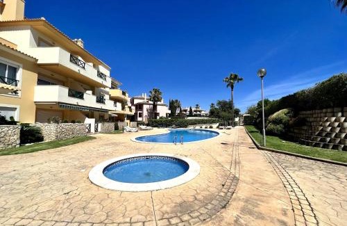 Pata de Baixo Apartamento | Albufeira Valley 2 With Pool by Homing