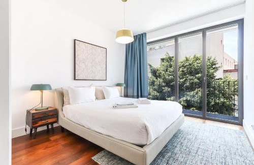 Santo Amaro Apartamento | Alcantara Lovely With Balcony 2 Bdr Apt with AC