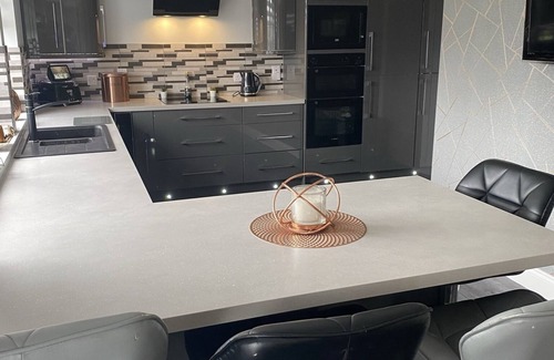 Cromdale Casa | Alcantara- Modern Highland home with hot tub - sleeps 10