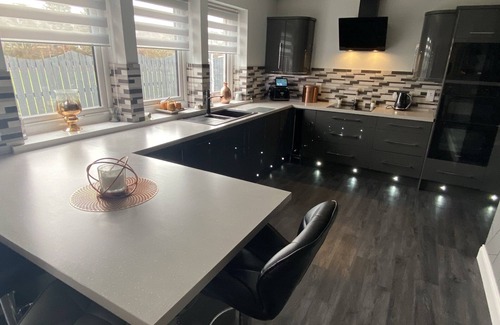 Cromdale Casa | Alcantara- Modern Highland home with hot tub - sleeps 10