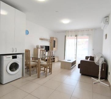 Alcala Apartamento | ALCAVISTA - garage, AC, fibre net, 350m to ocean, tv channels, sunsets and La Gomera view from balcony