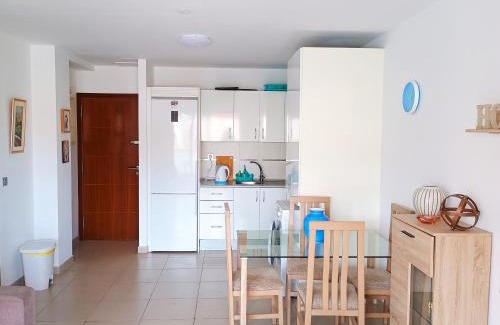 Alcala Apartamento | ALCAVISTA - garage, AC, fibre net, 350m to ocean, tv channels, sunsets and La Gomera view from balcony