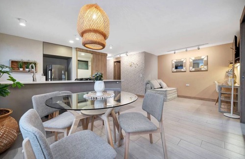 La Aguacatala Apartamento | Alcazar 1103 · Luxe Apt in Oviedo w/ city view, 1AC by HOUSY HOST