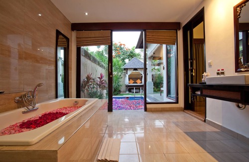 Seminyak Hotel | Aldeoz Grand Kancana Villa Bali