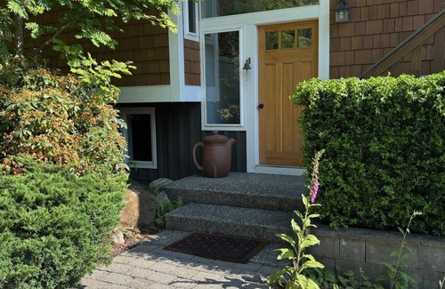 Freeland Casa | Alder House at Beverly Beach Whidbey Island