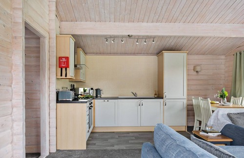 Newton Saint Cyres Casa | Alder Lodge, 12 Fingle Glen Lodges
