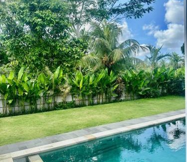 Sei Pinang Cama Y Desayuno | Aldi's House Villa
