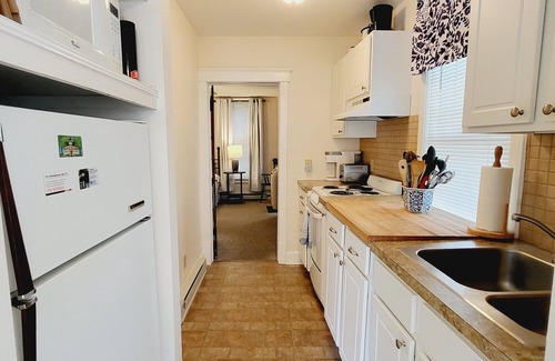 Chautauqua Condominio | Aldine Simpson Suite SPACIOUS updated 1-bdrm w/lake view in heart of Chautauqua!