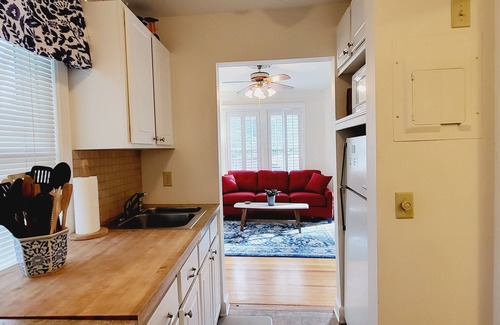Chautauqua Condominio | Aldine Simpson Suite SPACIOUS updated 1-bdrm w/lake view in heart of Chautauqua!