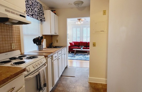 Chautauqua Condominio | Aldine Simpson Suite SPACIOUS updated 1-bdrm w/lake view in heart of Chautauqua!