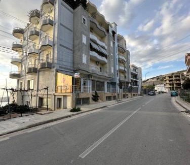 Qafe e Gjashtes Apartamento | Aleksander Apartment