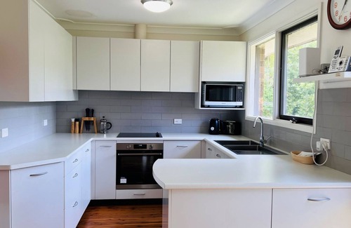 Blackheath Casa | Alencon | Charming home with 2 Fireplaces in a bush setting