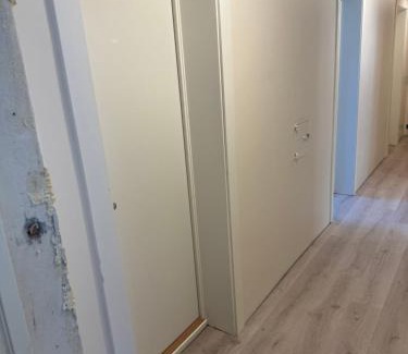Alesund Apartamento | Alesund bedroom with shared shower