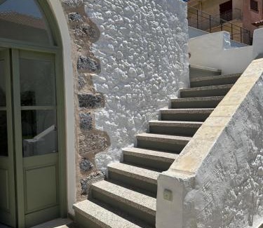 Leonidio Casa | Alexander House 2