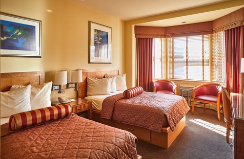 Gayborhood Hotel | Alexander Inn