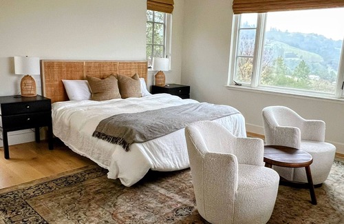 Cloverdale Otro | Alexander Valley Farmhouse - 4 bedroom, 4 baths luxury retreat